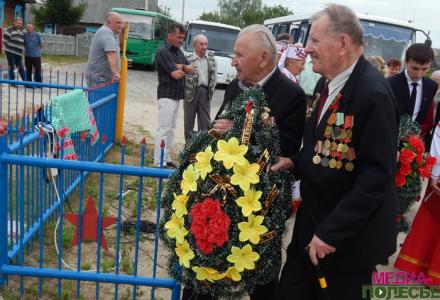 70 лет под мирным небом. В памятную дату на Лунинетчине прошли митинги, автопробег и открытие памятника 70 лет под мирным небом. В памятную дату на Лунинетчине прошли митинги, автопробег и открытие памятника