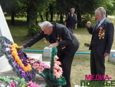 70 лет под мирным небом. В памятную дату на Лунинетчине прошли митинги, автопробег и открытие памятника 70 лет под мирным небом. В памятную дату на Лунинетчине прошли митинги, автопробег и открытие памятника