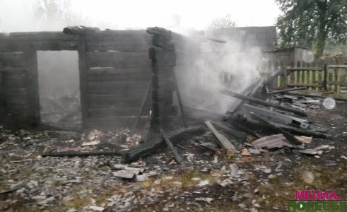 От грозового разряда в Бостыни сгорел сарай От грозового разряда в Бостыни сгорел сарай