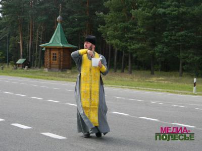 В Лунинецком районе освятили опасные участки дорог В Лунинецком районе освятили опасные участки дорог