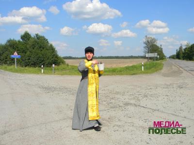 В Лунинецком районе освятили опасные участки дорог В Лунинецком районе освятили опасные участки дорог