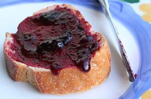 Почём в Могилёве ягоды на рынке и варенье в магазине