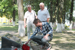 В минувшую пятницу состоялось открытие памятного знака на месте захоронения священнослужителей из рода Сущинских.