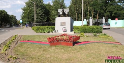 Около 2.000 флажков украсят райцентр в День Независимости