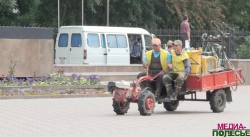 Около 2.000 флажков украсят райцентр в День Независимости