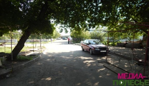 Единичные предприниматели работали 1 июля на рынке в Лунинце