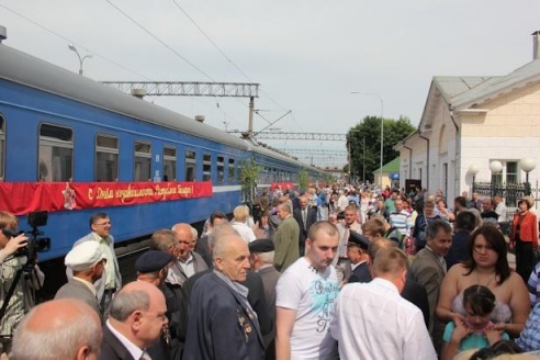В Барановичах проехал поезд Победы на паровозной тяге