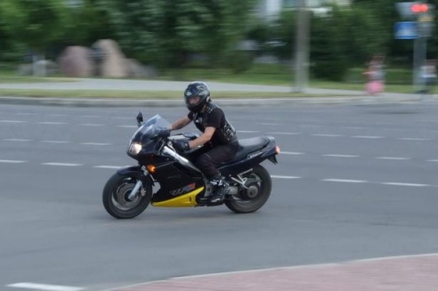 В Барановичах байкеры показали мастер-класс