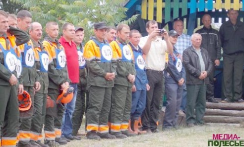 Лучших лесорубов Брестчины определили соревнования в Лунинецком районе