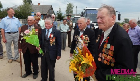 70 лет под мирным небом. В памятную дату на Лунинетчине прошли митинги, автопробег и открытие памятника