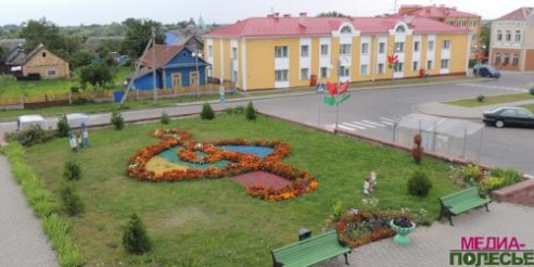 Цветочная сказка на клумбах в Столине