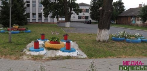 Цветочная сказка на клумбах в Столине