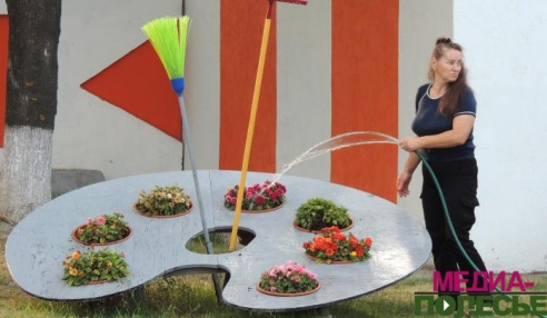 Цветочная сказка на клумбах в Столине