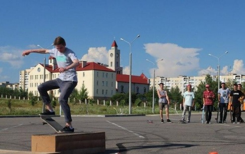 В Барановичах прошли соревнования по скейтбордингу