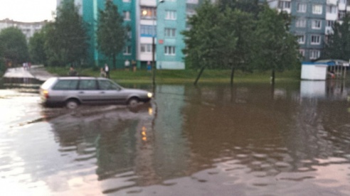 Сильный ливень вызвал потоп в Бобруйске