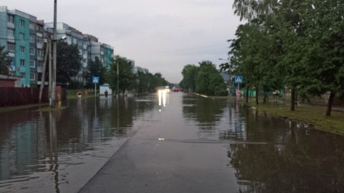 Сильный ливень вызвал потоп в Бобруйске