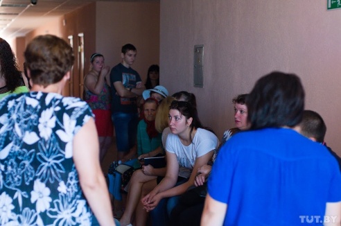 «Они просто переступили через нас, пострадавших, и пошли»: в Речице судили пьяного водителя, сбившего людей на остановке