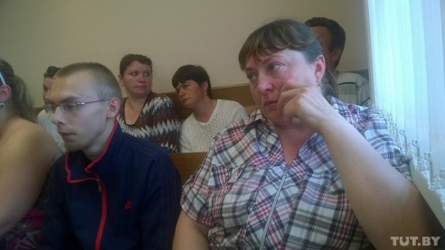 «Они просто переступили через нас, пострадавших, и пошли»: в Речице судили пьяного водителя, сбившего людей на остановке