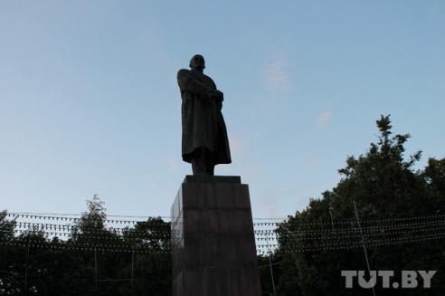 Встречать рассвет на набережной Сожа пришли «самые стойкие» выпускники-спортсмены (фото)