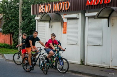 Более 100 велосипедистов проехали по улицам города Барановичи