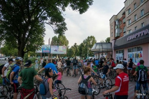 Более 100 велосипедистов проехали по улицам города Барановичи