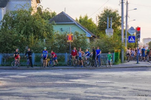 Более 100 велосипедистов проехали по улицам города Барановичи
