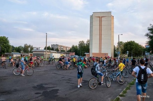 Более 100 велосипедистов проехали по улицам города Барановичи