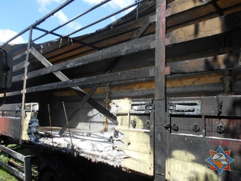 Еще один автомобиль горел в Калинковичах, снова есть пострадавший с ожогами