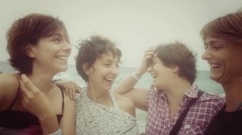 Турецких женщин призвали не смеяться на публике – в ответ на это они устроили акцию протеста (ФОТО)