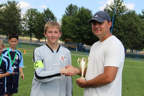 «Спрыяем развіццю футбола»