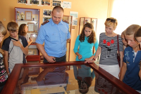 На экскурсию к стражам порядка