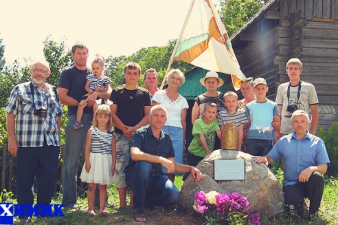 Полоцкие краеведы установили в Клястицах памятную плиту на месте, где стоял памятник героям войны 1812 года