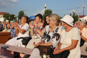 В воскресенье вечером состоялся концерт артистов белорусской эстрады для работников строительной сферы, а также жителей города.