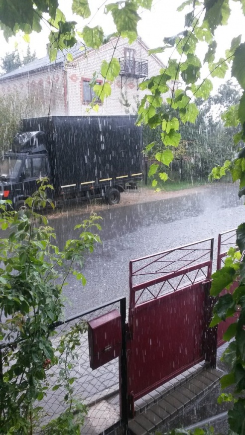 Долгожданный дождь. Фотографии случчан