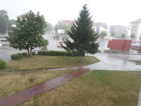 Долгожданный дождь. Фотографии случчан