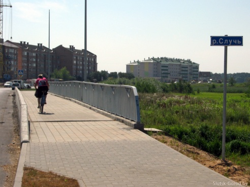 Разметка и знаки появились на новой дороге