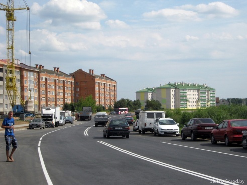 Разметка и знаки появились на новой дороге