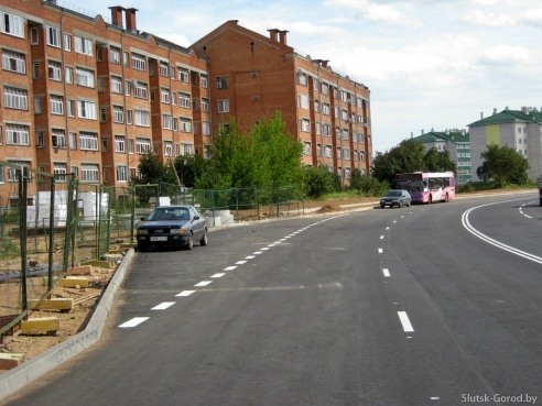 Разметка и знаки появились на новой дороге