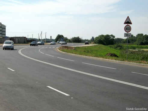 Разметка и знаки появились на новой дороге