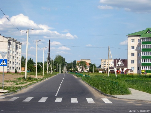 Разметка и знаки появились на новой дороге