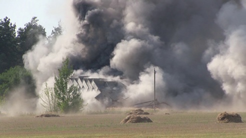 В Рогачеве для строительства «Евроопта» взорвали заброшенный склад комбикормов (фото)