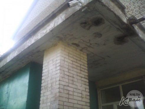 ФОТОФАКТ: Камеру видеонаблюдения установили на здании школы №1 в Вилейке