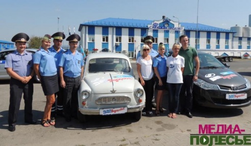 Раритетный «Запорожец» проехал по улицам Столина