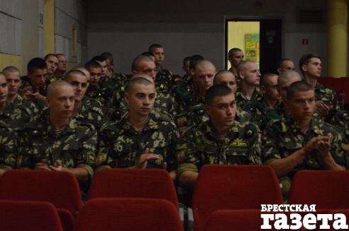 В Бресте ветеранов-афганцев пограничной службы наградили юбилейными медалями