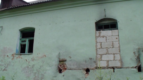 Памятники в собственности церкви