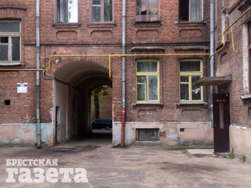 В Бресте на ул. Куйбышева, 10 жильцы страдают от крысиного нашествия