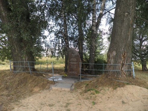 Фото памятника жертвам гетто