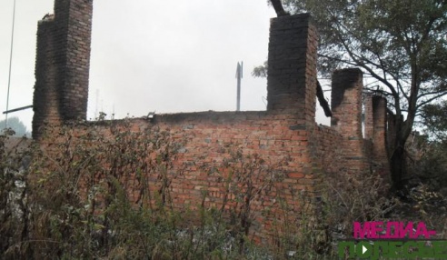 В СПК «Лунинский» за ночь сгорело почти 300 тонн сена и 80 тонн соломы