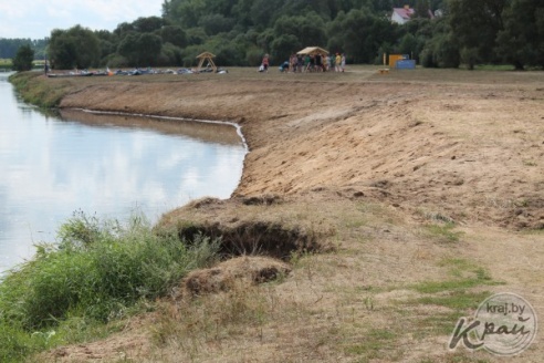 ФОТОФАКТ: Как выглядит пляж на берегу Вилии после благоустройства