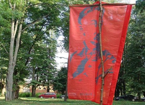 Дзень, поўны музыкі, колераў і апошняга летняга сонца
